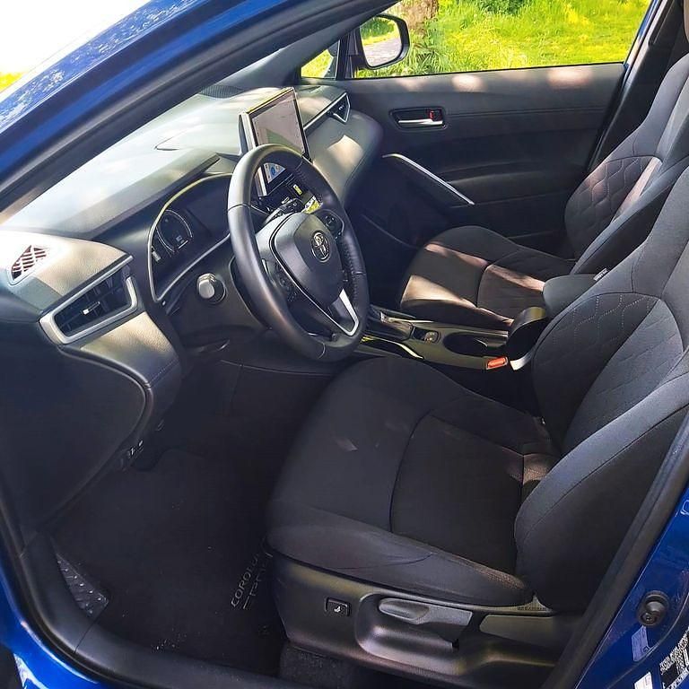 Gebraucht Toyota Corolla Cross Team 197 PS (144 kW) 2022 Blau SUV