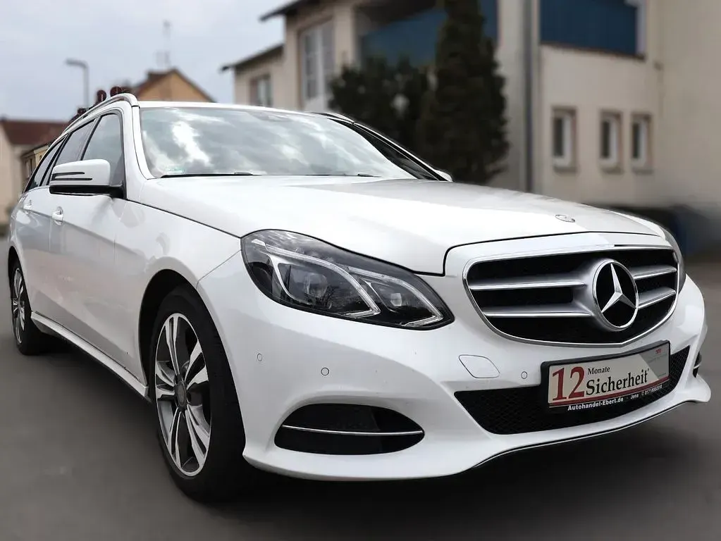 Gebraucht Mercedes E220 170 PS (125 kW) 2016 Weiß Limousine