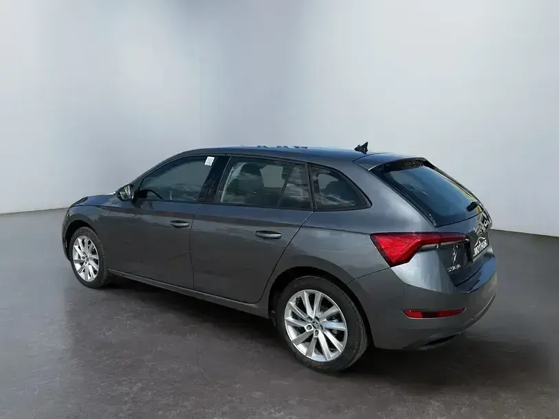 Gebraucht Skoda Scala Style 150 PS (110 kW) 2023 Grau Kleinwagen