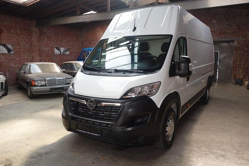 Weiß Gebraucht 2023 Opel Movano Van | 24.980 € (Guter Preis) - Bild 1/4