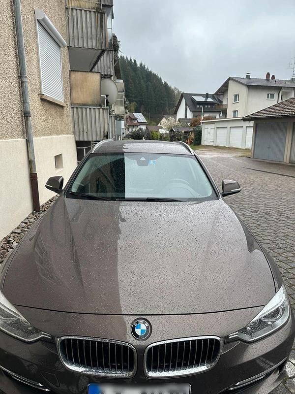 Gebraucht BMW 330 Luxury Line 258 PS (189 kW) 2013 Andere farben Kombi
