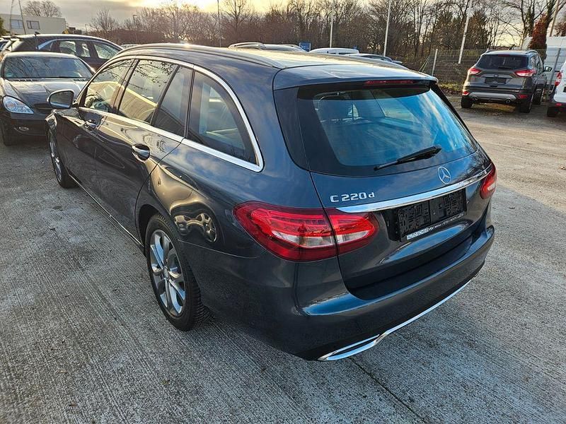 Gebraucht Mercedes C220 170 PS (125 kW) 2016 Grau Kombi