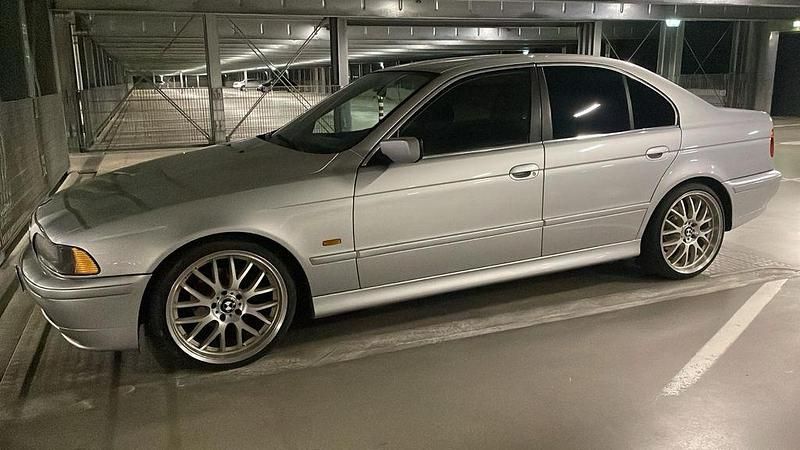 Gebraucht BMW 520 Performance 170 PS (125 kW) 2002 Silber Limousine