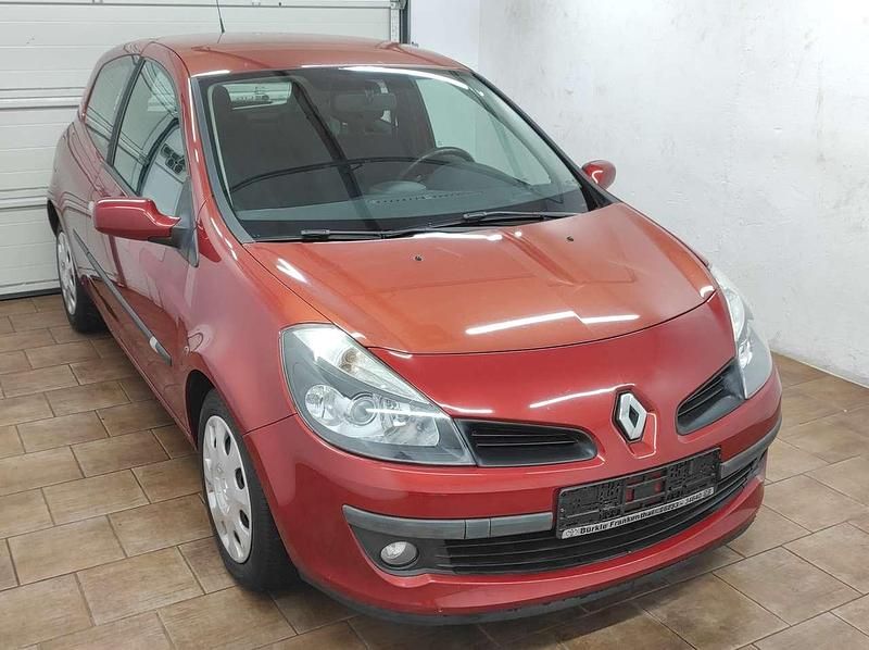 Gebraucht Renault Clio II Dynamique 139 PS (102 kW) 2006 Feuerrot Kleinwagen