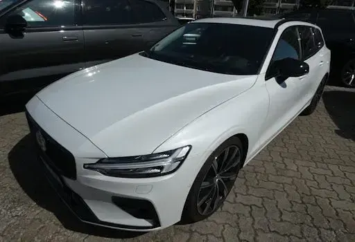 Gebraucht Volvo V60 Ultimate 197 PS (144 kW) 2024 Weiß Kombi
