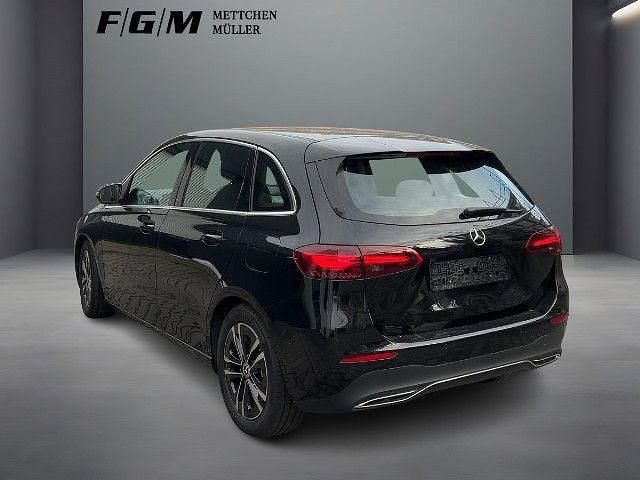 Gebraucht Mercedes B200 163 PS (119 kW) 2024 Van / Kleinbus