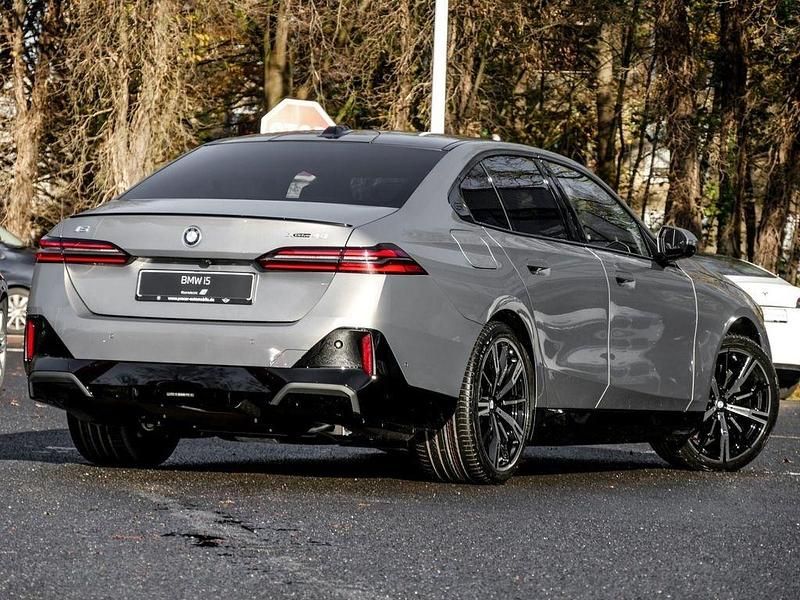 Gebraucht BMW i5 M Sport 289 kW (394 PS) 2026 Grau Limousine