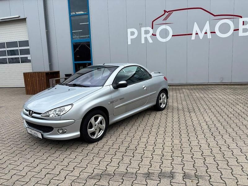 Gebraucht Peugeot 206 CC Quiksilver 109 PS (80 kW) 2004 Silber Cabrio