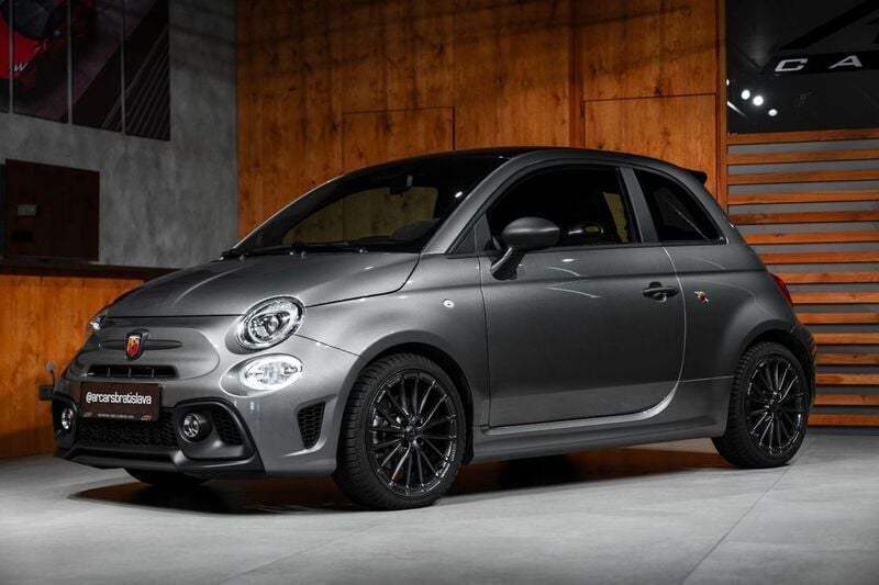 Grau Gebraucht 2023 Abarth 595 Kleinwagen | 22.200 € (Fairer Preis) - Bild 1/4