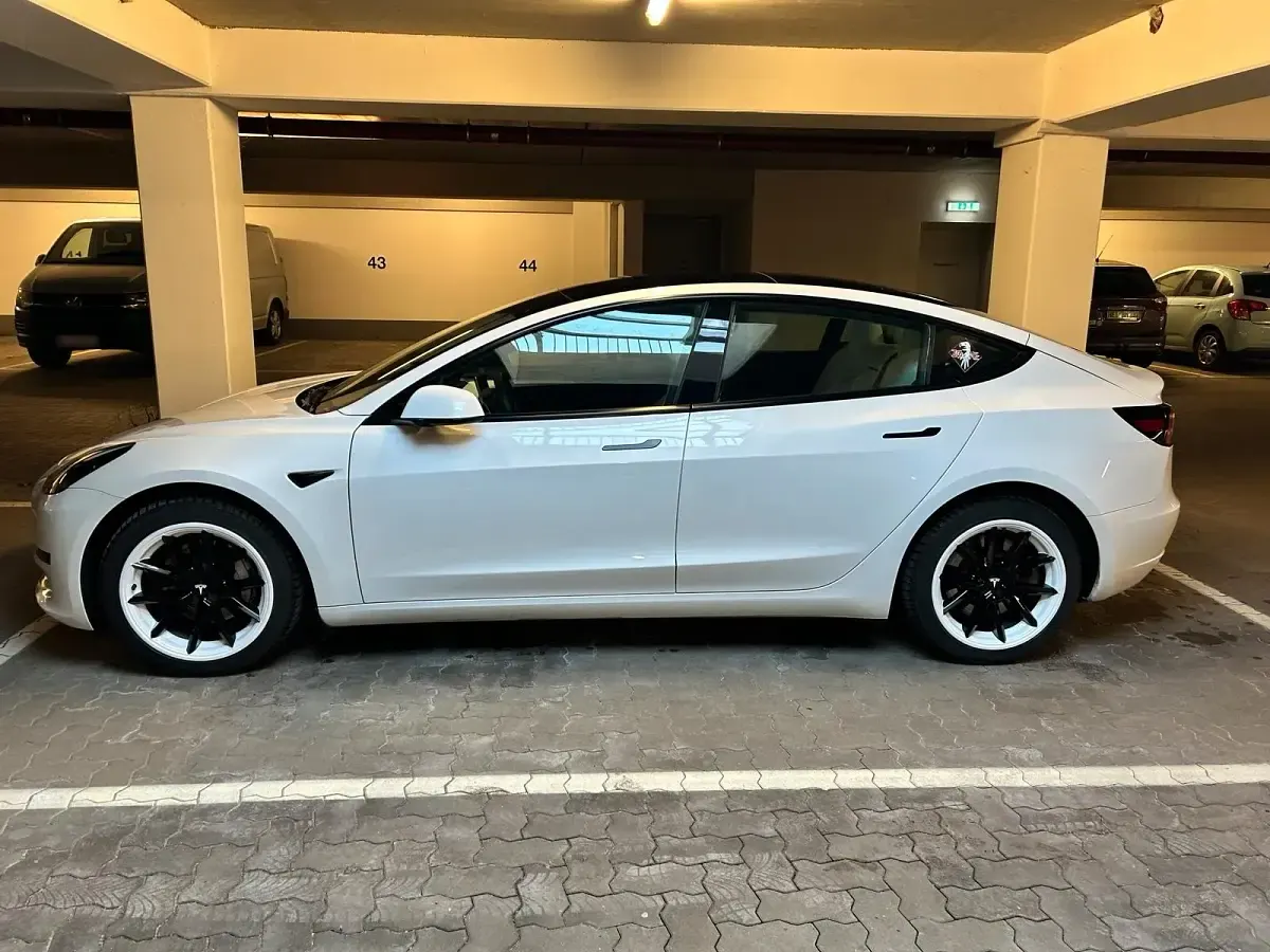 Gebraucht Tesla Model 3 208 kW (283 PS) 2022 Weiß Limousine
