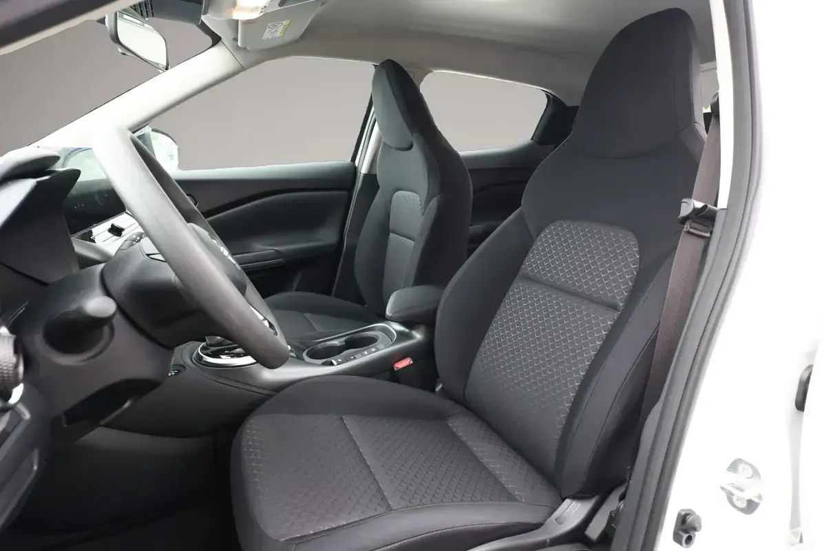 Neu Nissan Juke Acenta 143 PS (105 kW) 2025 Weiß SUV