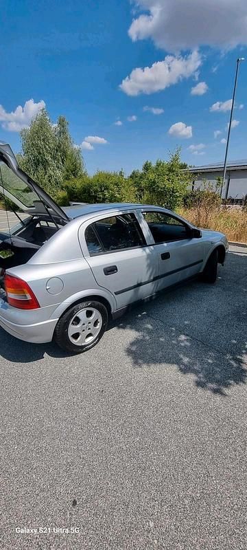 Second-hand Opel Astra 75 CP (55 kW) 2000 Argintiu Hatchback