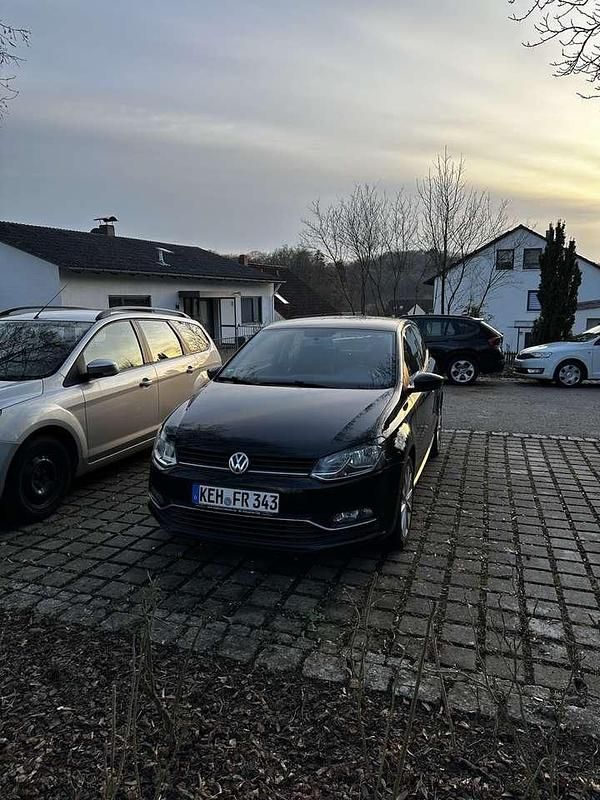 Usado VW Polo Highline 105 HP (77 kW) 2016 Sedan