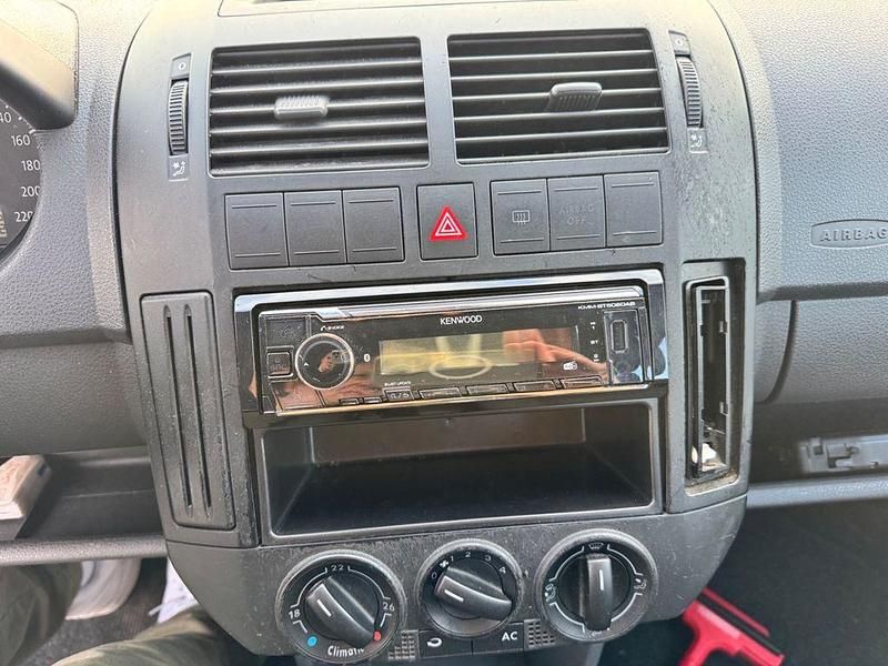 Gebraucht VW Polo Comfortline 54 PS (39 kW) 2006 Schwarz Kleinwagen