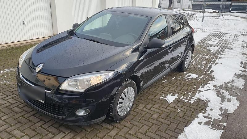Schwarz Gebraucht 2012 Renault Mégane Limousine | 4.699 € (Etwas zu teuer) - Bild 1/4