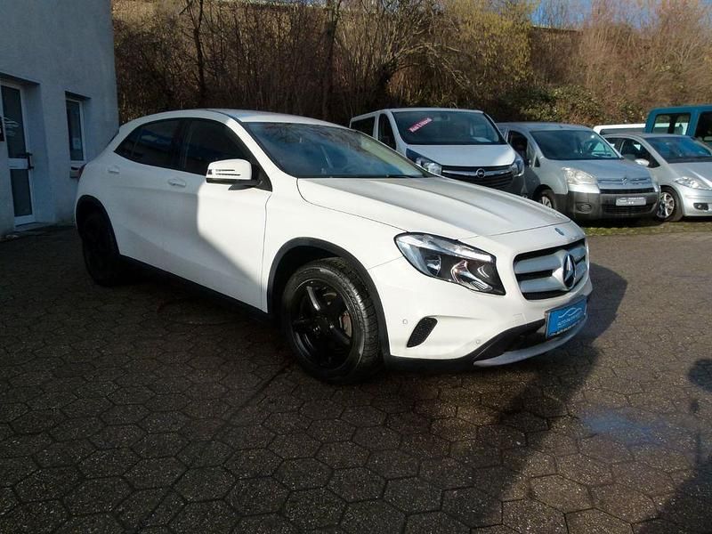 Gebraucht Mercedes GLA200 136 PS (100 kW) 2014 Weiß SUV