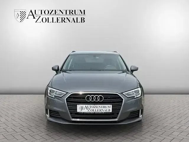 Gebraucht Audi A3 Sport 150 PS (110 kW) 2018 Monsungrau metallic Limousine