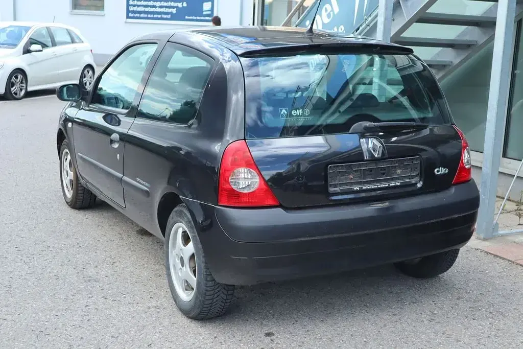 Brugt Renault Clio II Authentique 75 HK (55 kW) 2005 Sort Sedan