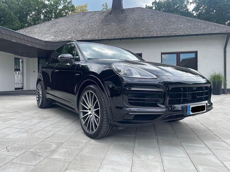 Gebraucht Porsche Cayenne 462 PS (339 kW) 2022 Schwarz SUV