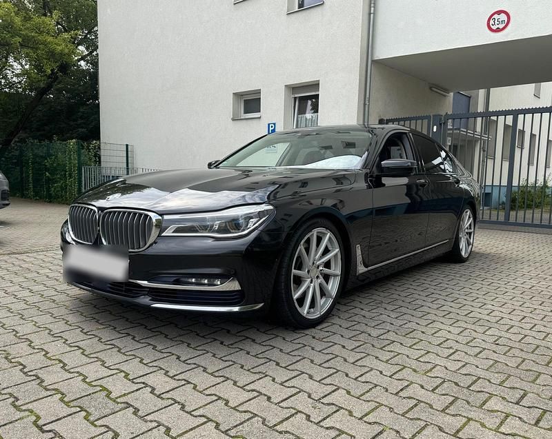 Gebraucht BMW 730 265 PS (194 kW) 2017 Schwarz Limousine
