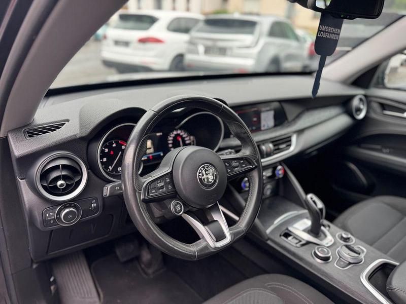 Gebraucht Alfa Romeo Stelvio Super 190 PS (139 kW) 2022 Grau SUV