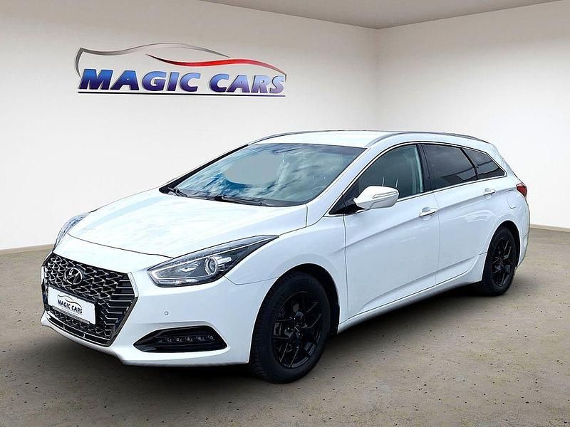 Gebraucht Hyundai i40 Space 135 PS (99 kW) 2019 Weiß Kombi