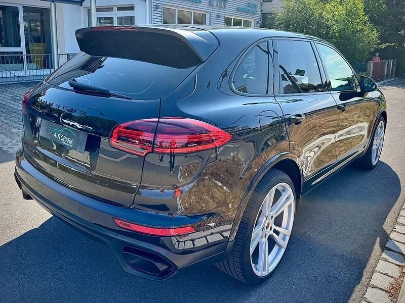 Second-hand Porsche Cayenne 262 CP (192 kW) 2015 Negru SUV