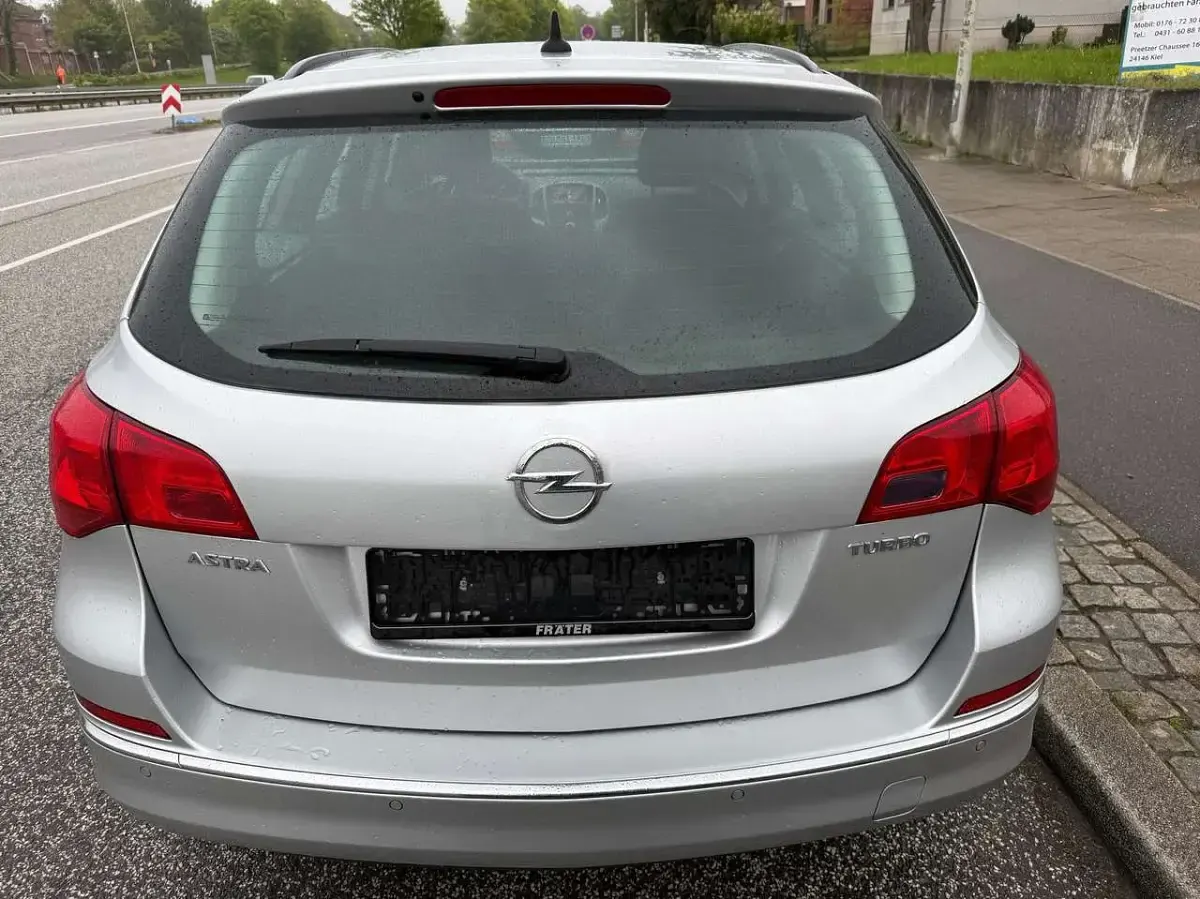 Gebraucht Opel Astra Edition 140 PS (102 kW) 2015 Other Kombi