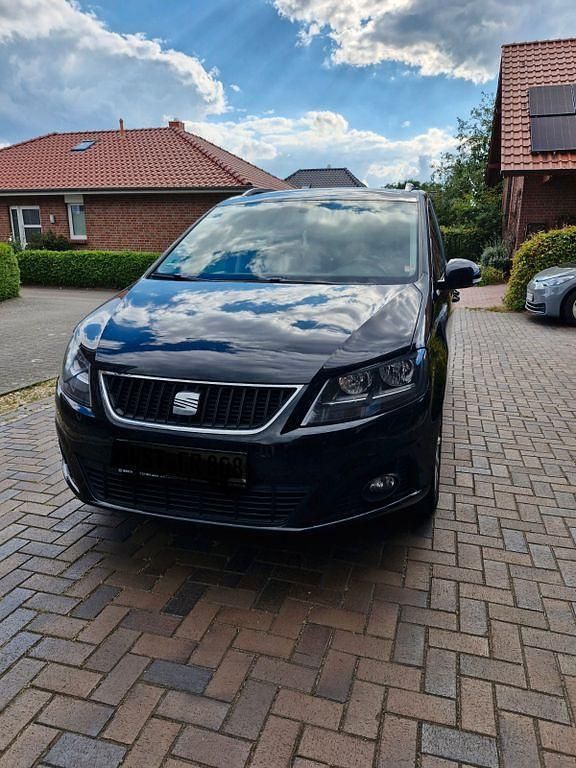 Schwarz Gebraucht 2015 Seat Alhambra Ecomotive Van / Kleinbus | 11.900 € (Superpreis) - Bild 1/4
