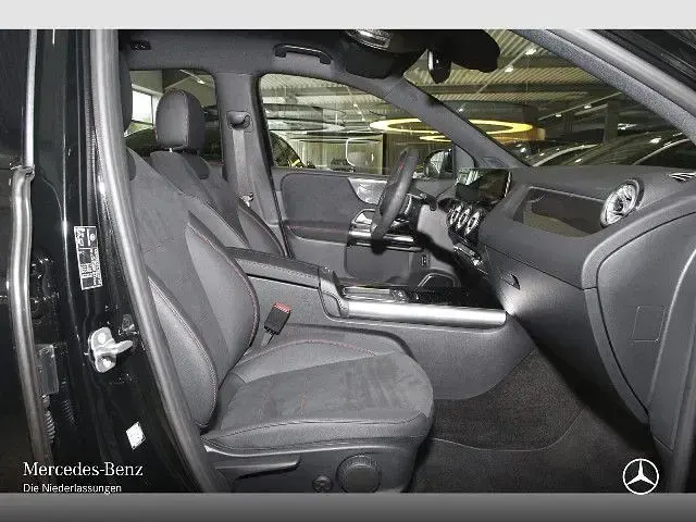 Gebraucht Mercedes B250 AMG 224 PS (164 kW) 2026 Kosmosschwarz Kleinwagen