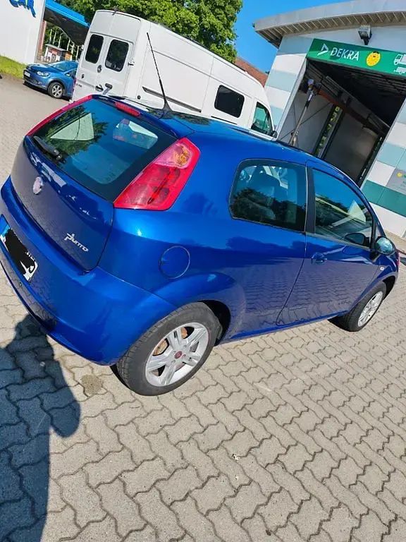 Gebraucht Fiat Punto Dynamic 65 PS (47 kW) 2009 Blau Kleinwagen