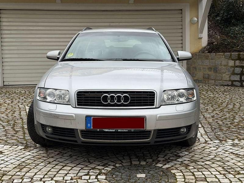 Gebraucht Audi A4 Basis 101 PS (74 kW) 2002 Silber Kombi