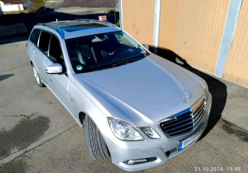 Gebraucht Mercedes E200 Avantgarde 184 PS (135 kW) 2011 Silber Kombi