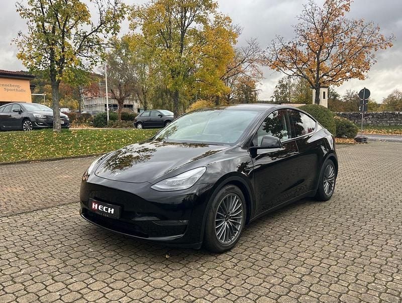 Schwarz Gebraucht 2023 Tesla Model Y SUV | 27.990 € (Superpreis) - Bild 1/4