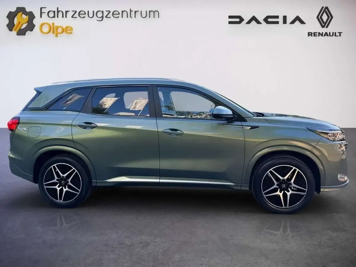 Neu DFSK E5 177 PS (130 kW) 2026 Grün metallic SUV