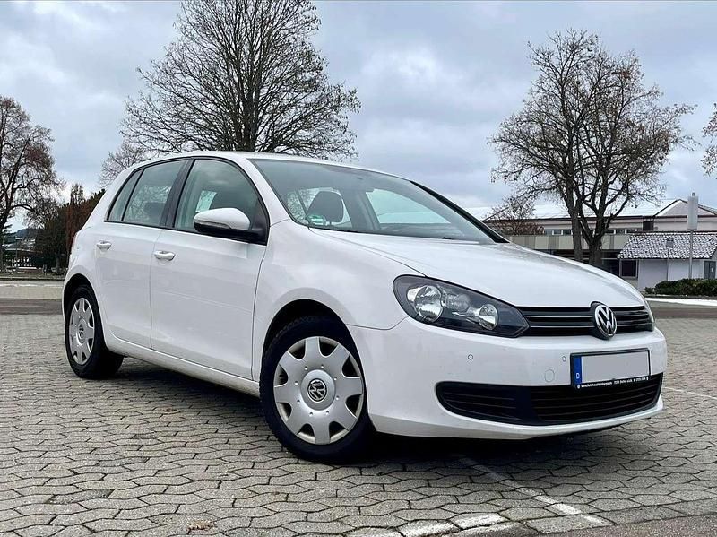 Weiß Gebraucht 2010 VW Golf VI Comfortline Limousine | 3.300 € (Superpreis) - Bild 1/4