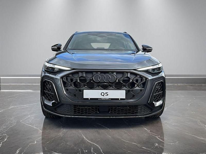 Neu Audi Q5 Ambiente 204 PS (150 kW) 2025 Grau SUV
