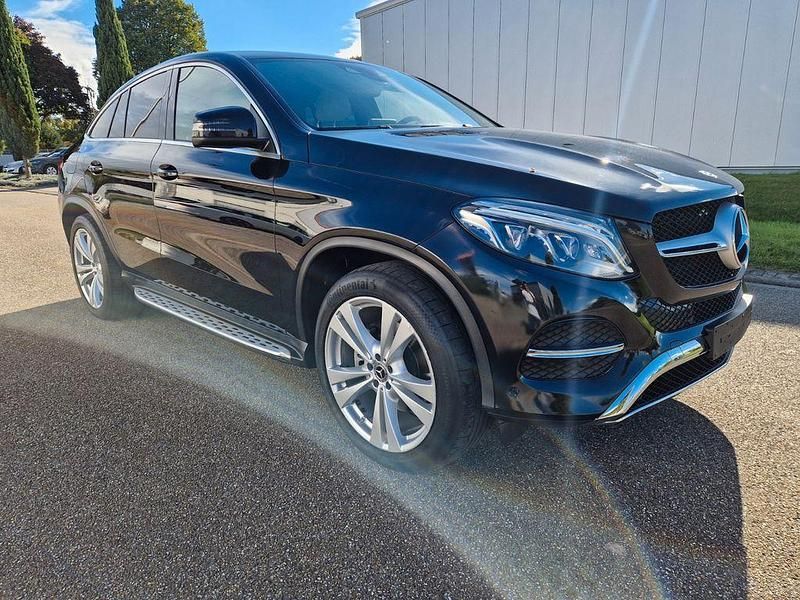 Gebraucht Mercedes GLE400 333 PS (244 kW) 2018 Schwarz Coupé