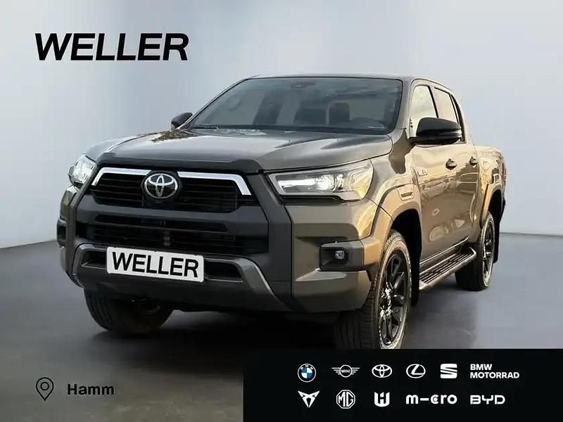 Neu Toyota HiLux 204 PS (150 kW) 2025 Manganbronze metallic (gold) Pickup