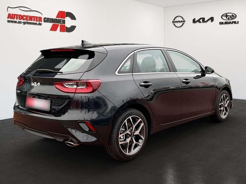 Neu Kia Ceed 140 PS (102 kW) 2025 Zilinaschwarz metallic Kleinwagen