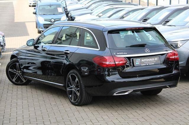 Gebraucht Mercedes C300e 306 PS (225 kW) 2021 Obsidianschwarz Kombi