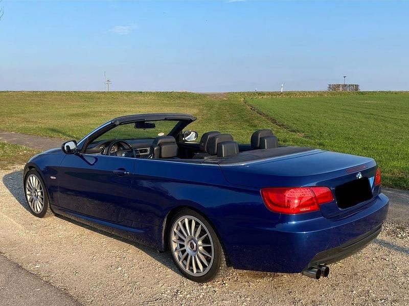 Gebraucht BMW 325 Cabriolet Performance 218 PS (160 kW) 2012 Blau Cabrio