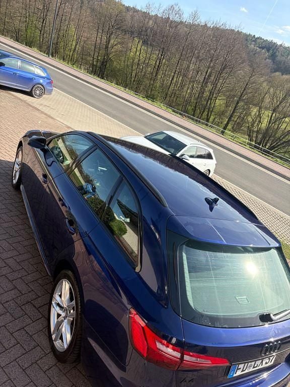Gebraucht Audi A4 Advanced 190 PS (139 kW) 2020 Blau Kombi