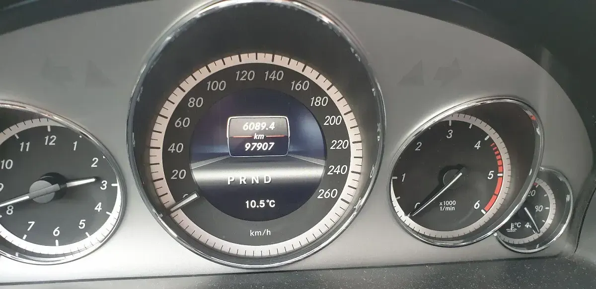 Gebraucht Mercedes E350 Avantgarde 265 PS (194 kW) 2012 Weiß Cabrio