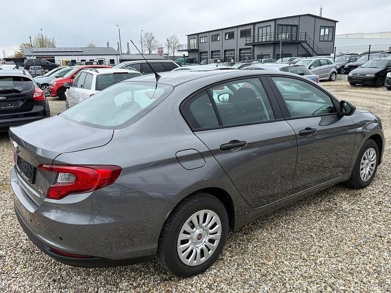 Gebraucht Fiat Tipo 95 PS (69 kW) 2019 Grau Limousine