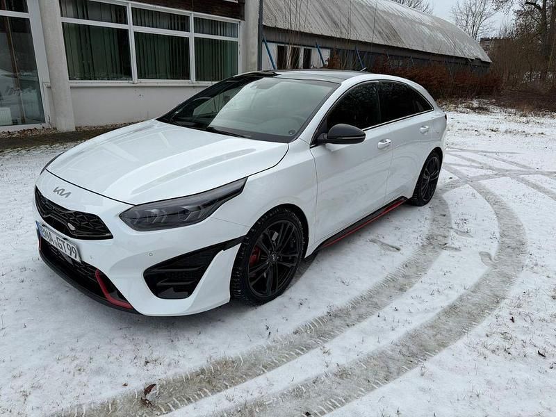 Gebraucht Kia ProCeed GT 204 PS (150 kW) 2023 Weiß Kombi