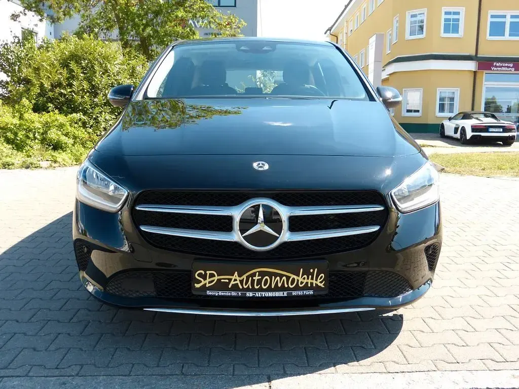 Gebraucht Mercedes B200 Style 163 PS (119 kW) 2022 Nachtschwarz Kleinwagen