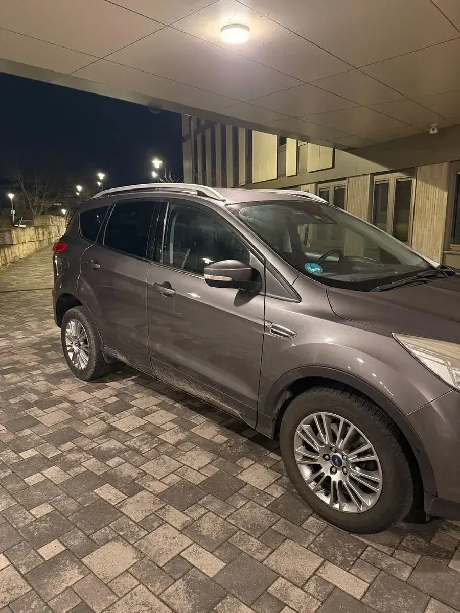 Gebraucht Ford Kuga Titanium 140 PS (102 kW) 2014 Silber SUV