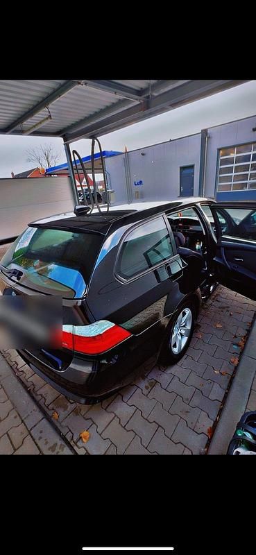 Second-hand BMW 520 2008 Negru Berlinǎ