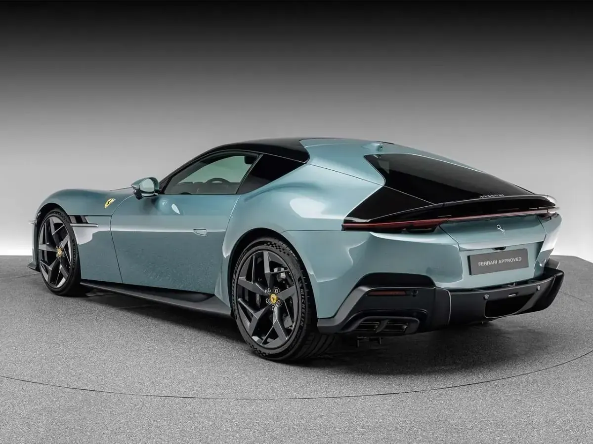 Neu Ferrari 12 Cilindri 825 PS (606 kW) 2025 Celeste trevi Coupé